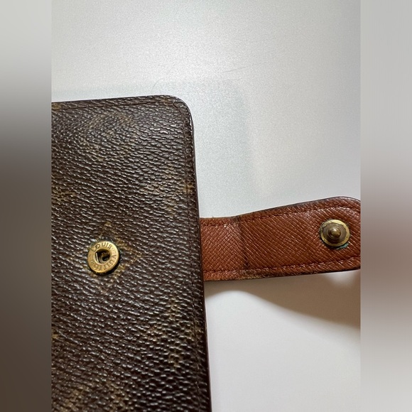 LOUIS VUITTON Monogram Compact Zip Wallet - Picture 6 of 11
